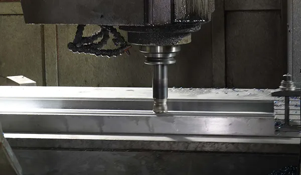 التفريز باستخدام تقنية CNC