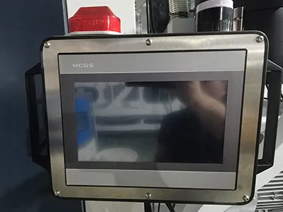 لوحة التحكم المركزي (PLC)
